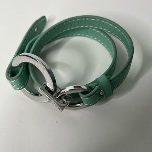 Leather double wrap bracelet. Silver clasp.